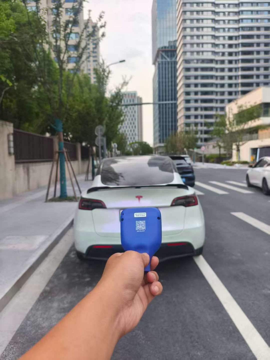 Tesla Model Y 8