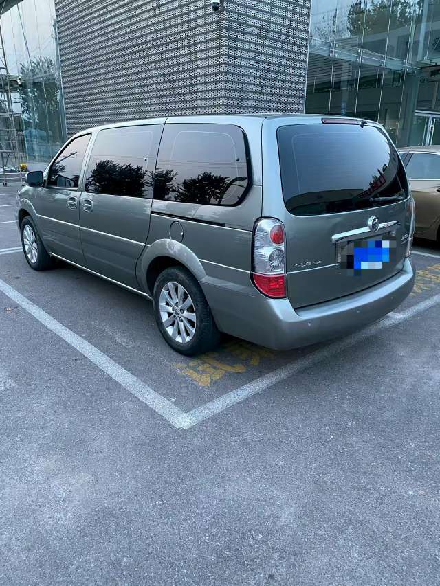 Buick GL8 2012 2.4L Automatic 5