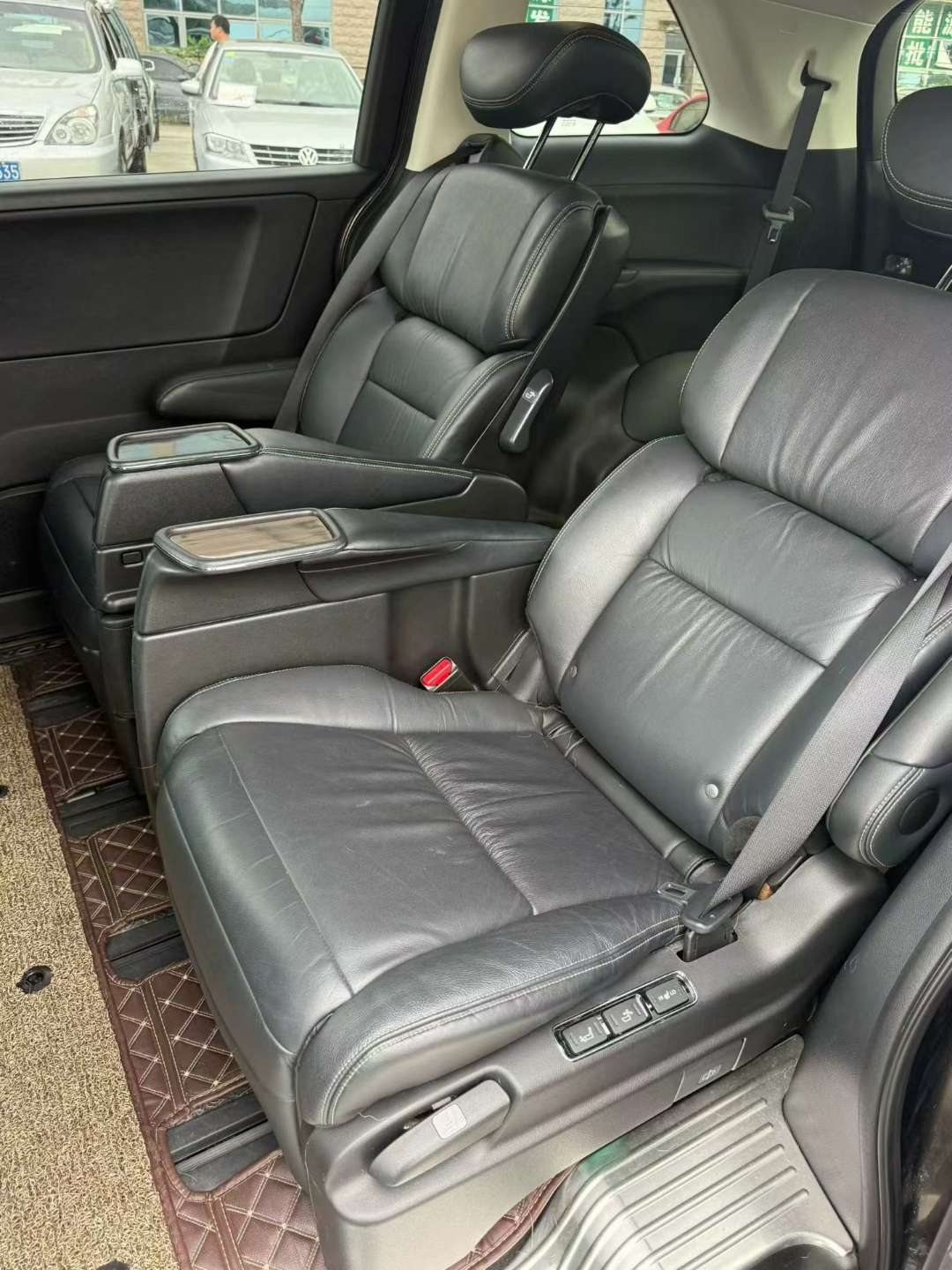 Honda Elysion 2.4L Supreme 5