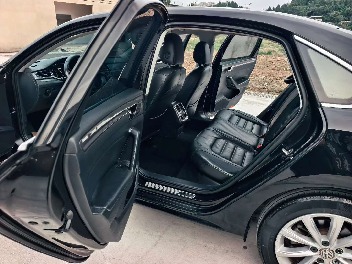 Volkswagen Passat Facelift 1.4T Automatic 9