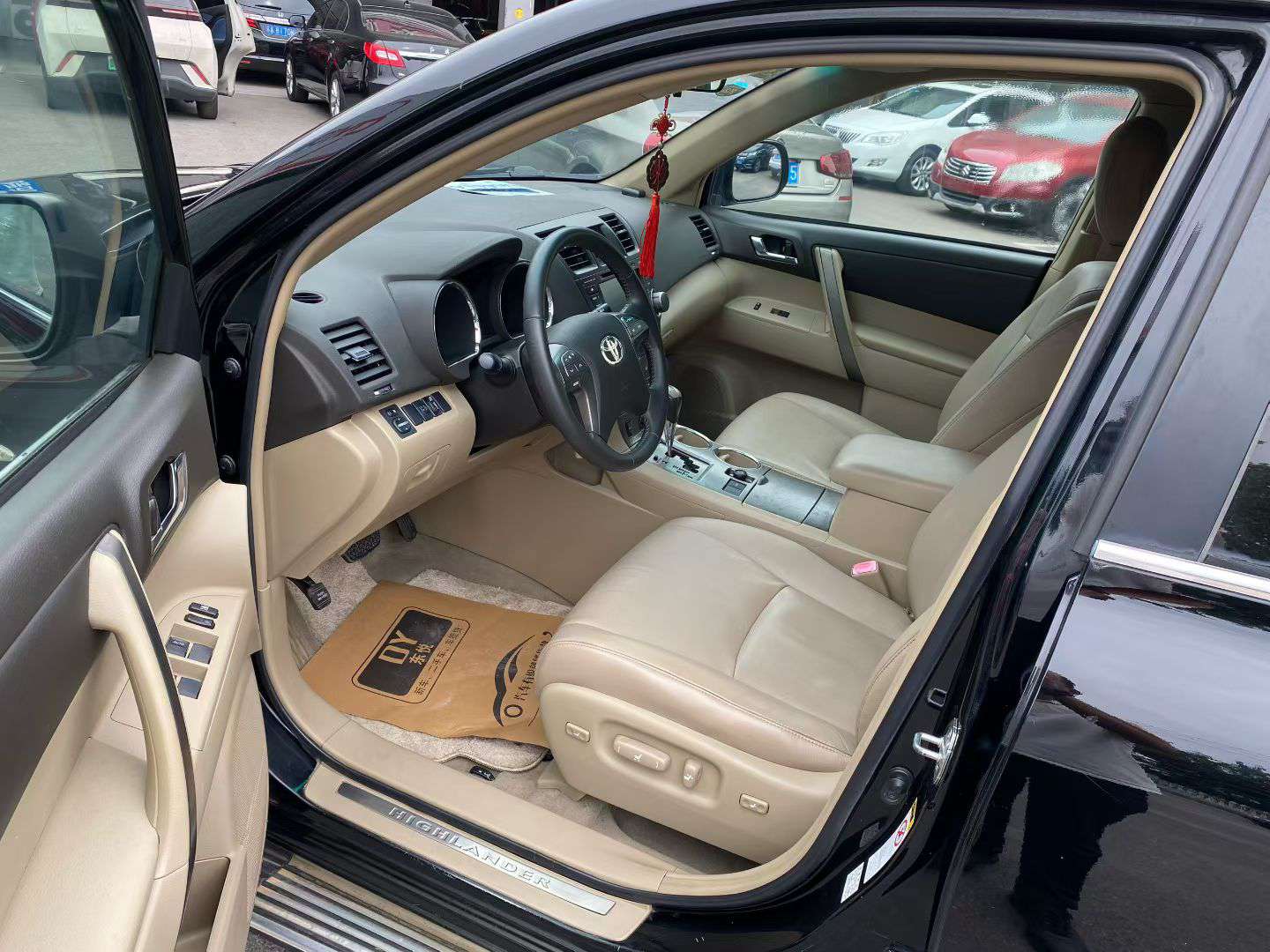 Toyota Highlander 2010 2.7L 7-Seat High Trim 7