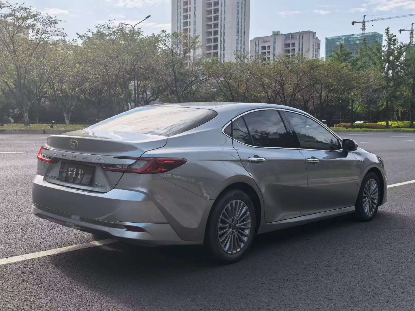 Toyota Camry 2024 Hybrid 2.0L Luxury Edition 7