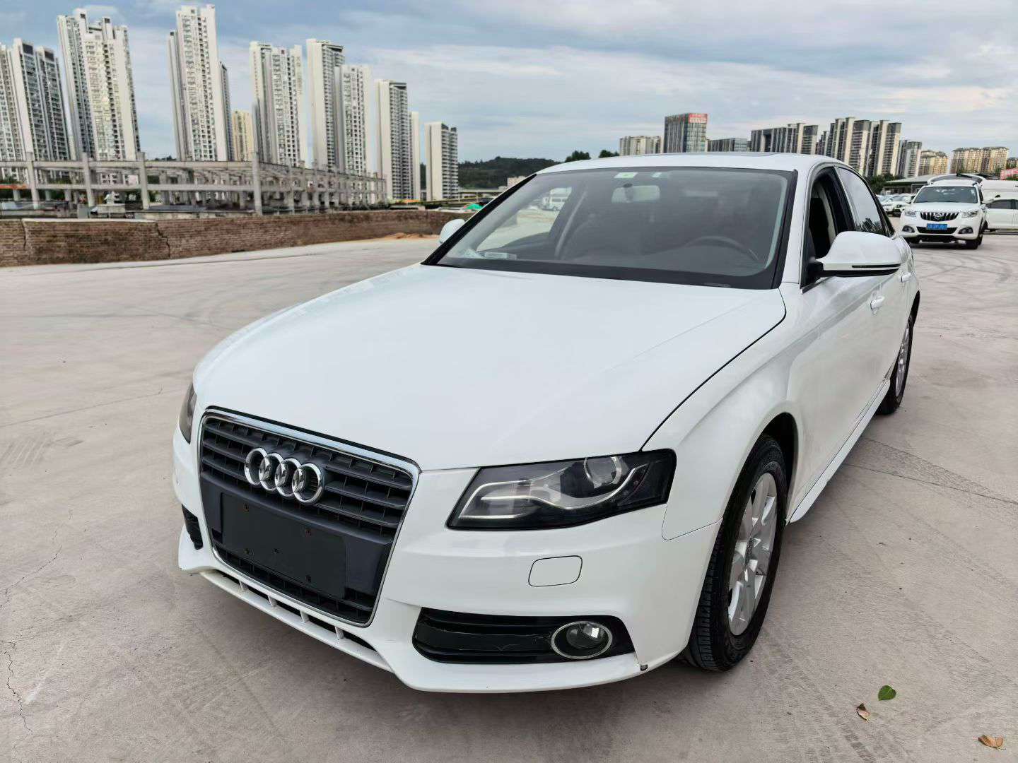Audi A4L 2.0T Automatic 3