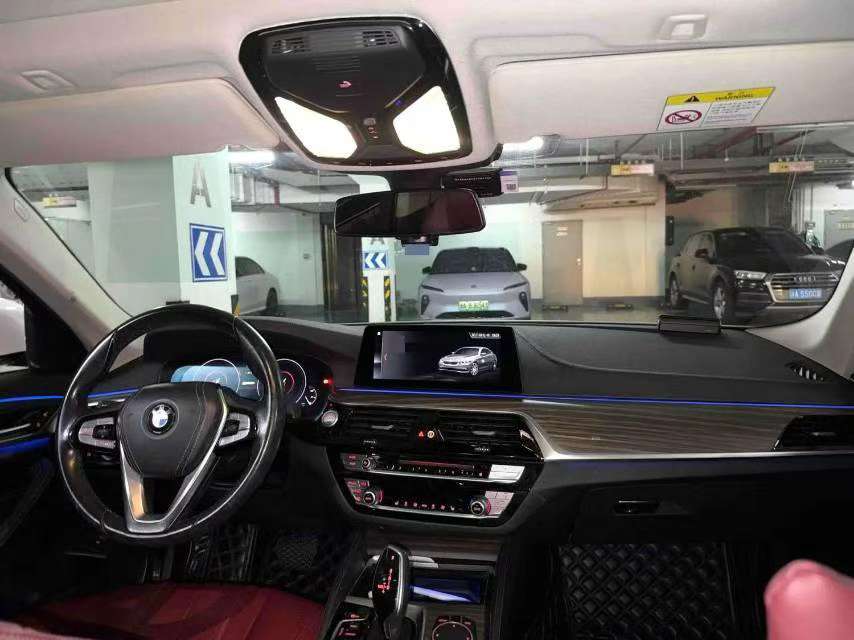 BMW 5 Series 530Le Luxury Package 4