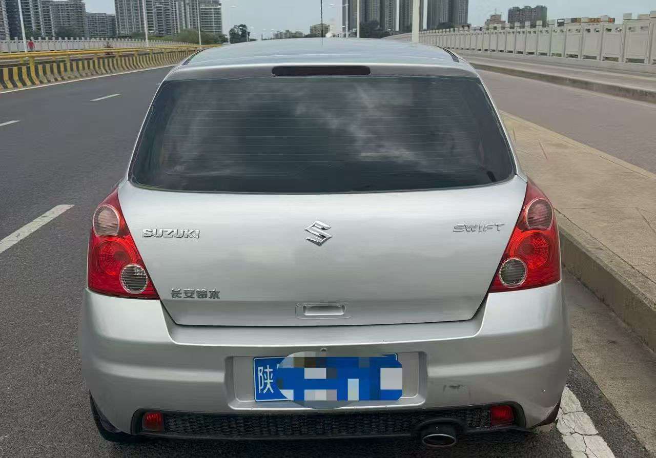 Suzuki Swift 2012 1.3L Mini Off-Road 6