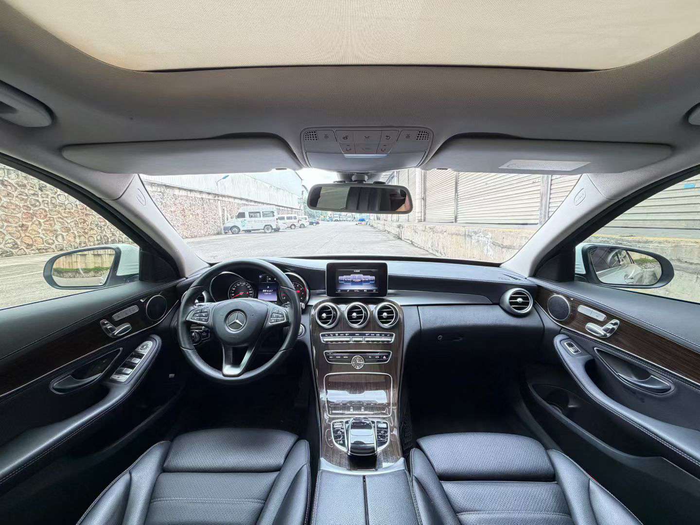 Mercedes-Benz C-Class 2015 Facelift C 200 L 3