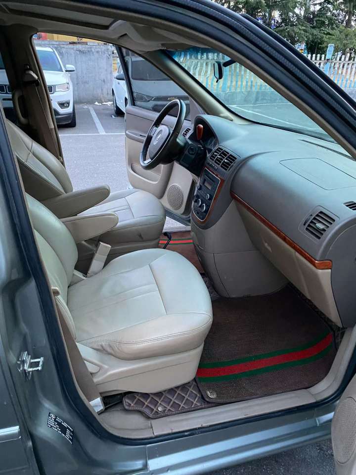 Buick GL8 2012 2.4L Automatic 8