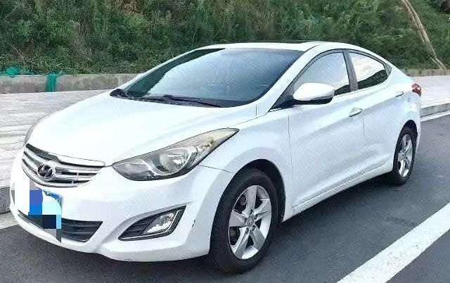 Hyundai Elantra 1.6L Premium 2
