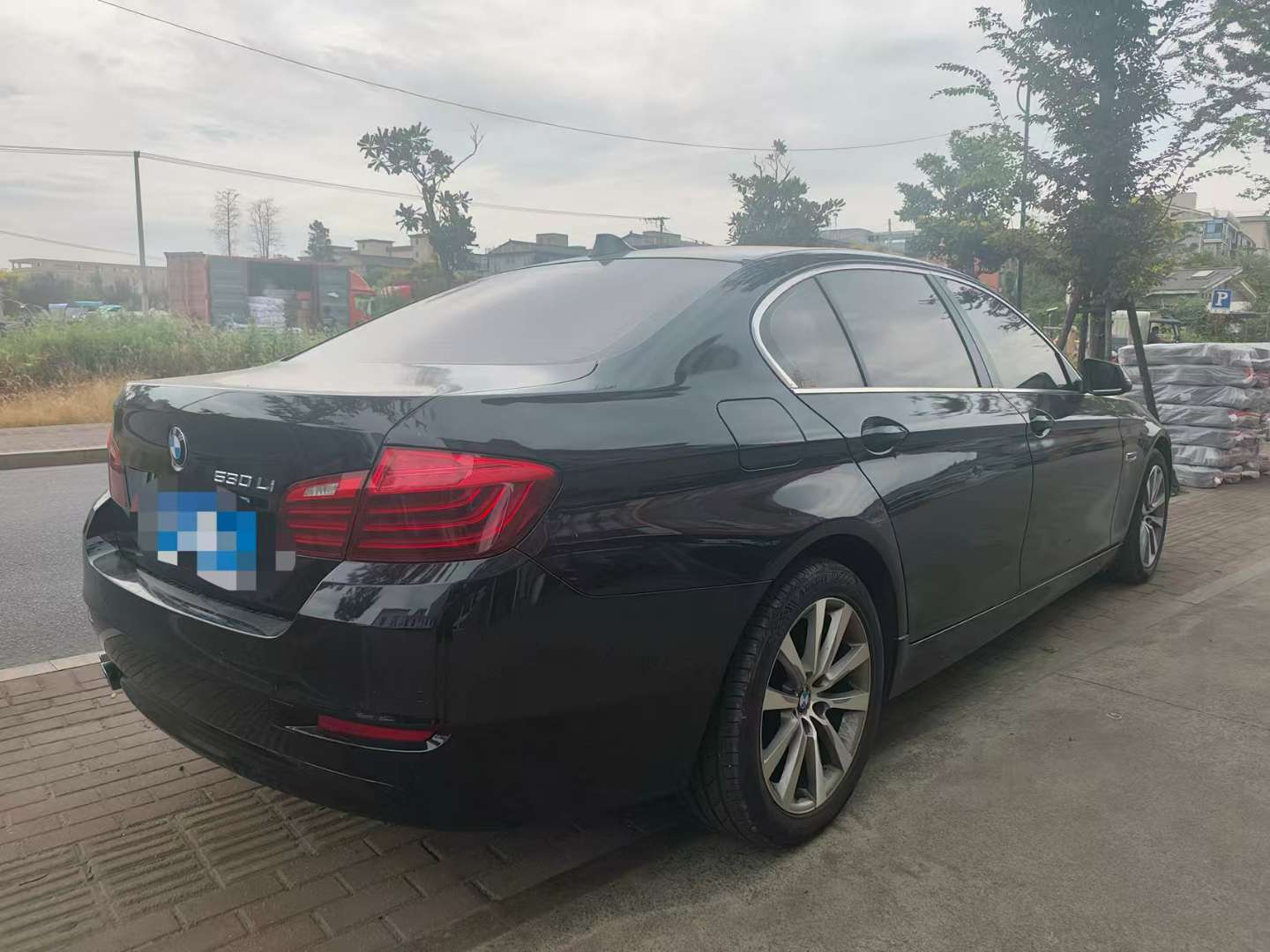 BMW 5 Series 530Li Leading Edition 7