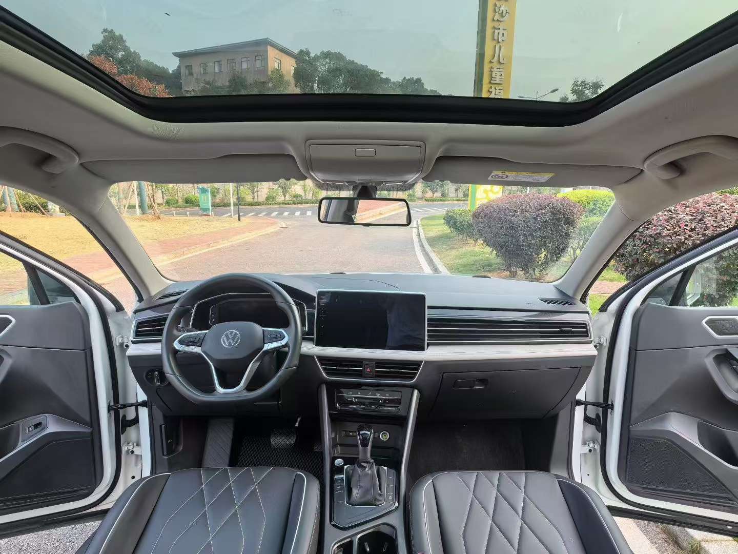 Volkswagen Tiguan L 2024 1.5T Automatic Panoramic Sunroof 6