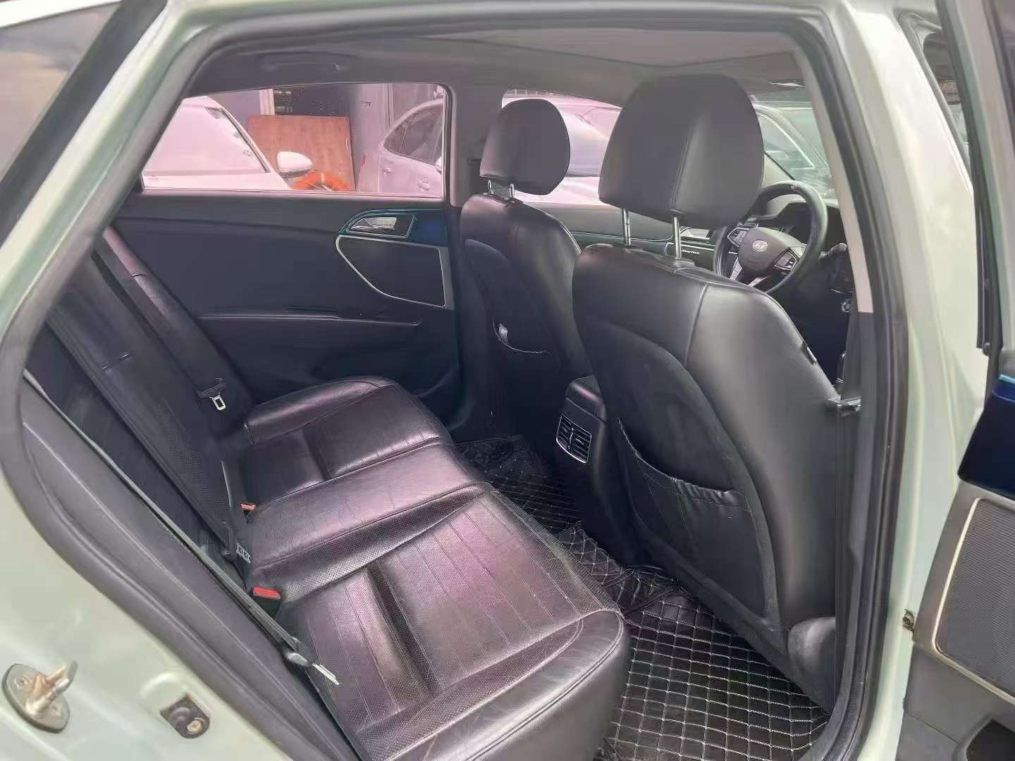 Hyundai Mistra 2015 2.0L Top Trim 4