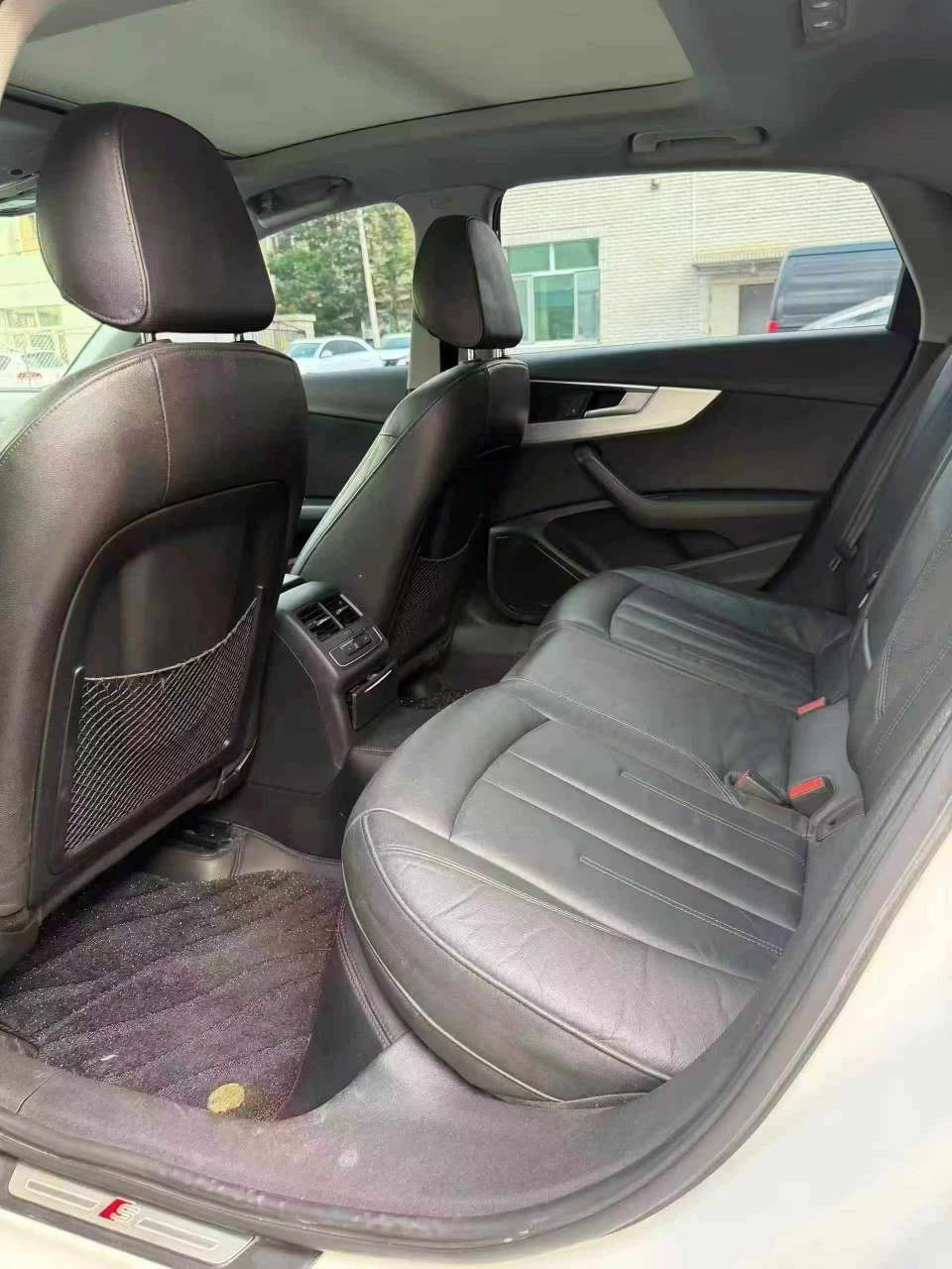 Audi A4L 2020 Fashion 2.0T 4