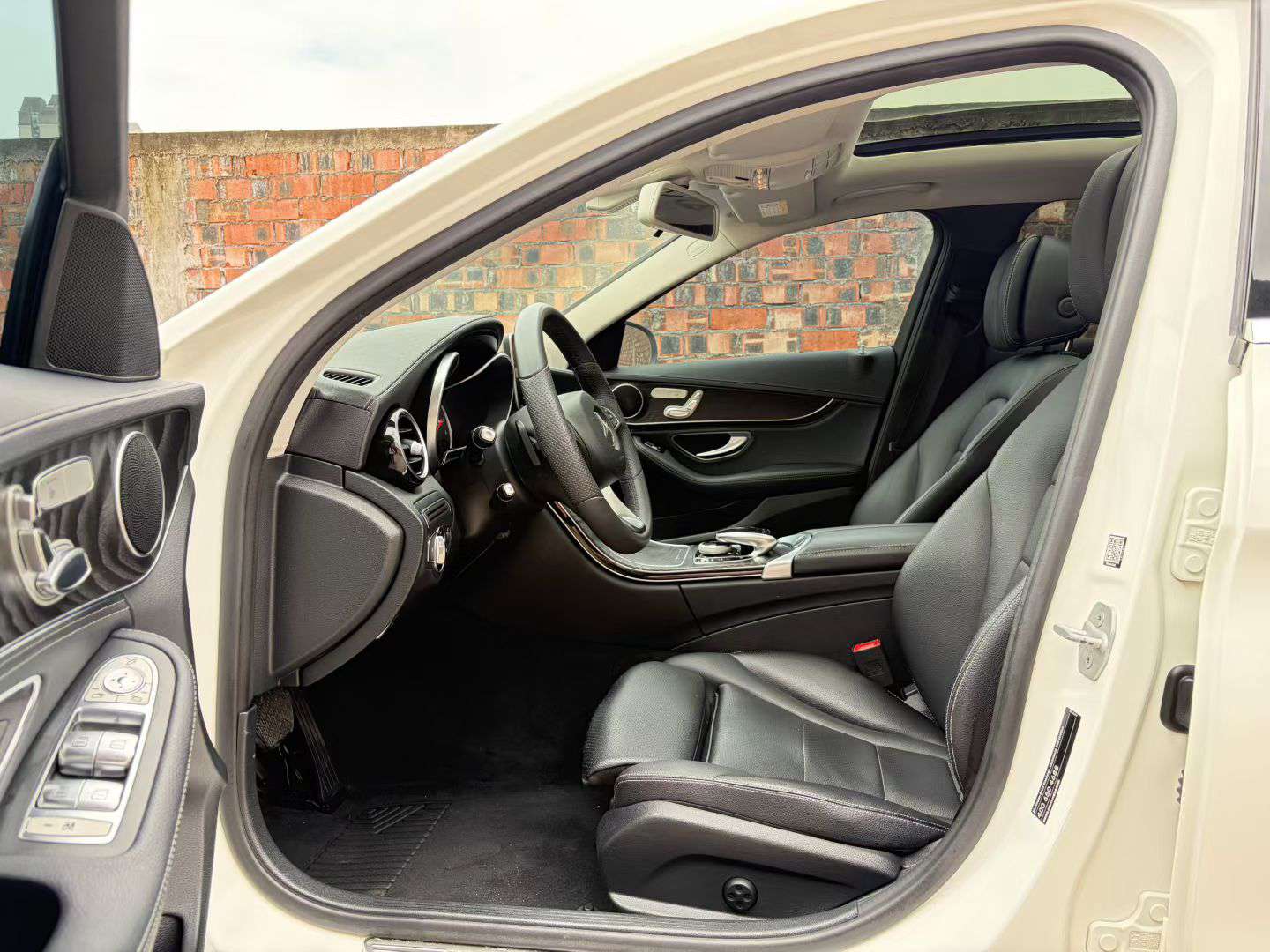 Mercedes-Benz C-Class 2015 Facelift C 200 L Sport 4