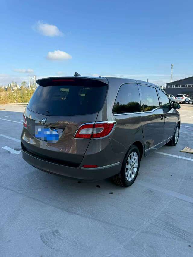Buick GL8 2012 2.4 High Spec 5