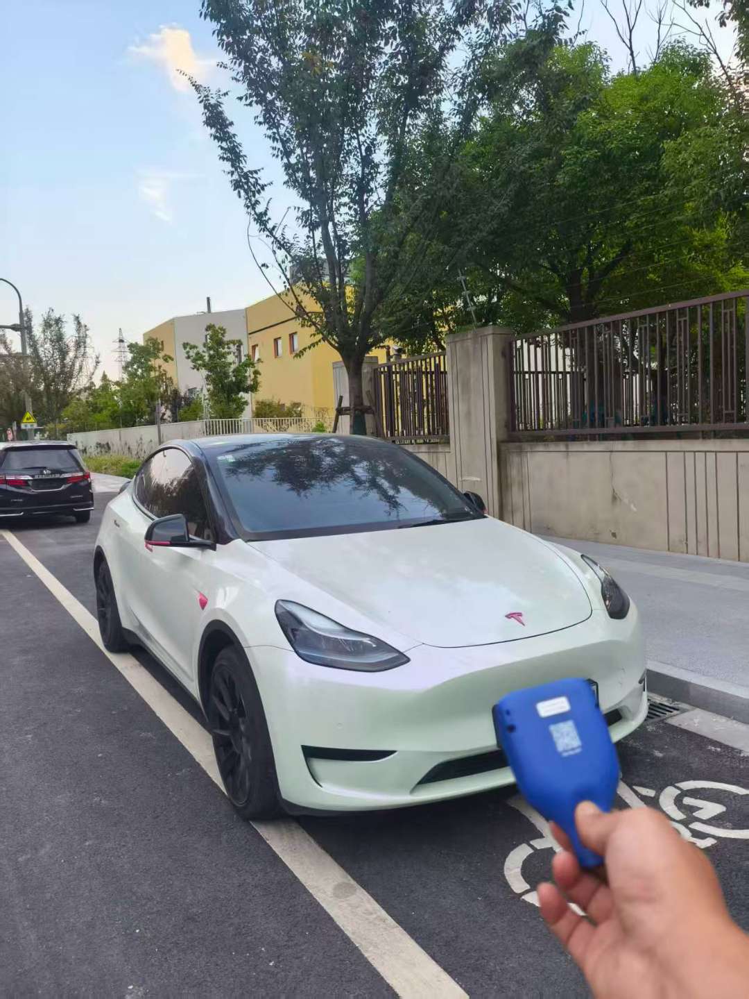 Tesla Model Y 3