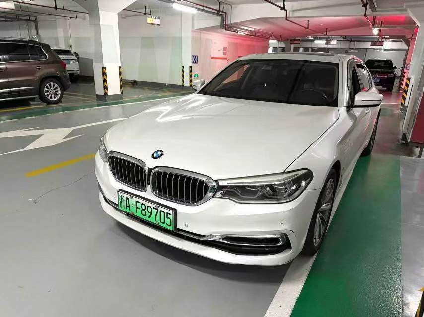 BMW 5 Series 530Le Luxury Package 2