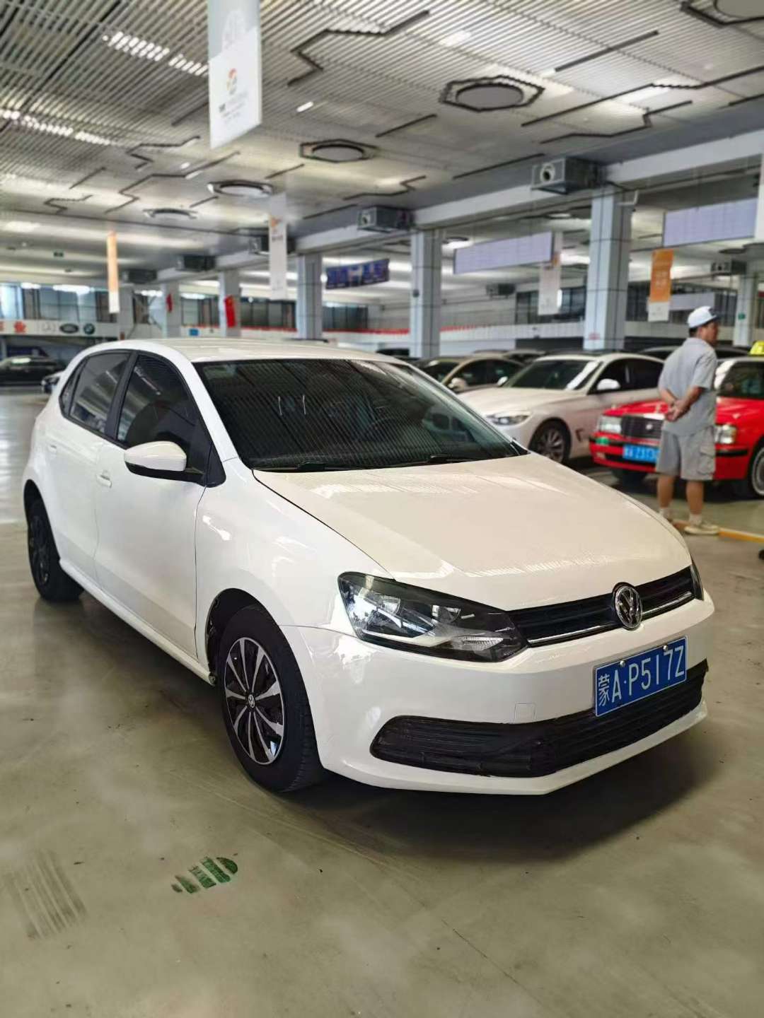 Volkswagen Polo 1.5L Automatic 3