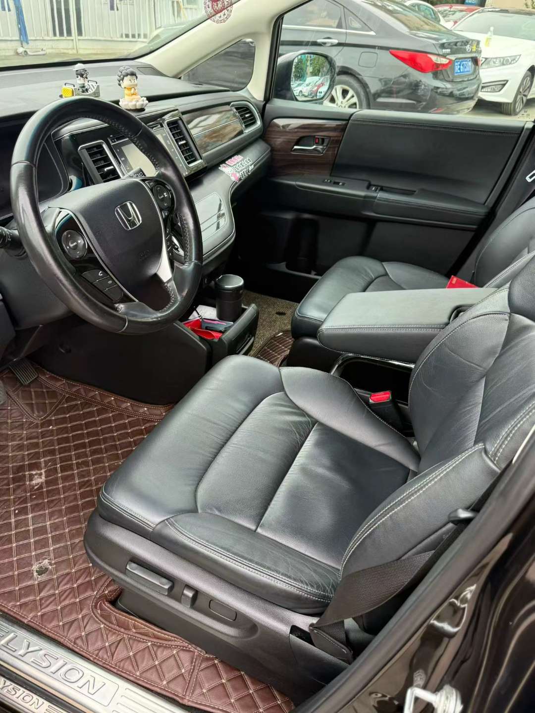 Honda Elysion 2.4L Supreme 4
