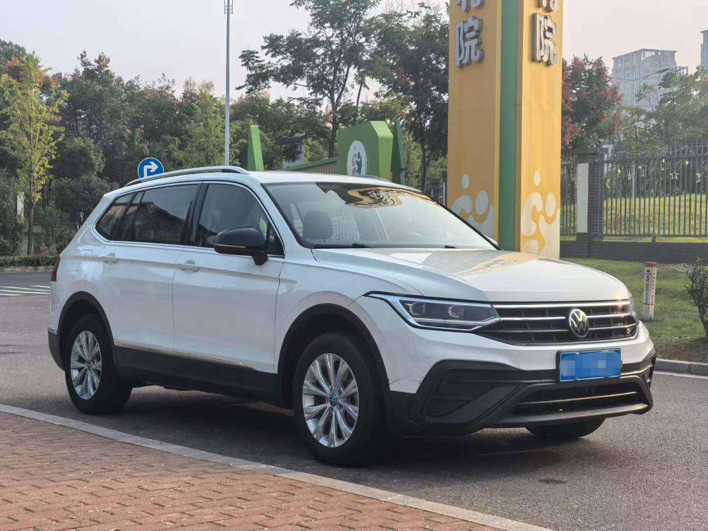 Volkswagen Tiguan L 2024 1.5T Automatic Panoramic Sunroof 3