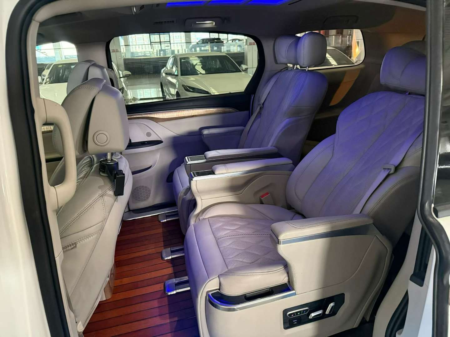 Buick GL8 ES 2017 Automatic Sunroof 5