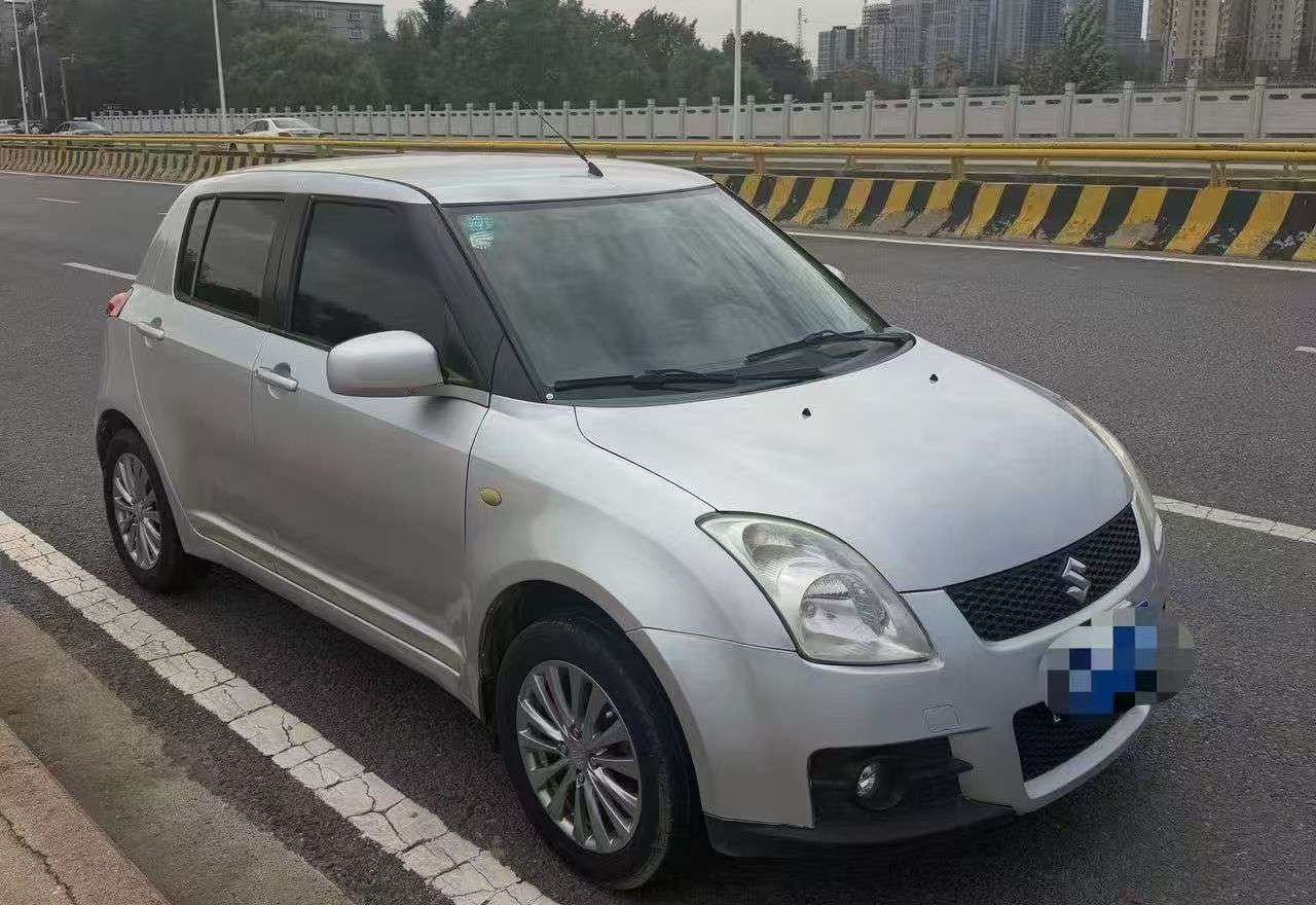 Suzuki Swift 2012 1.3L Mini Off-Road 3