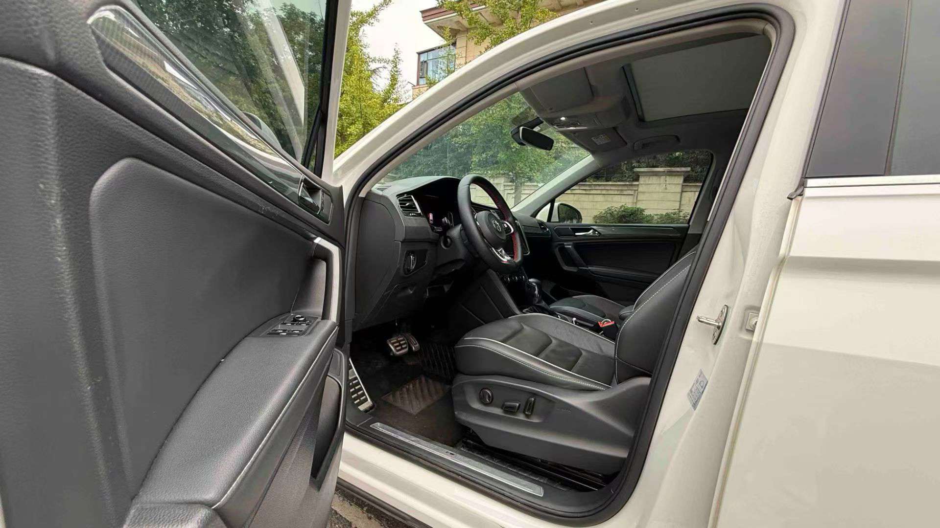 Volkswagen Tiguan L 2