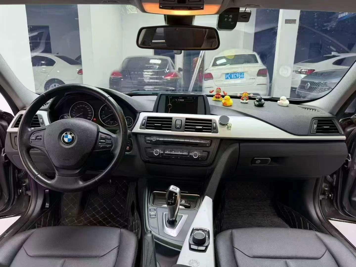 BMW 3 Series 320Li 8