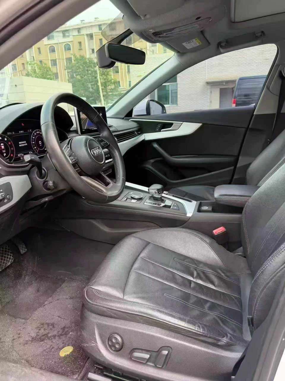 Audi A4L 2020 Fashion 2.0T 6