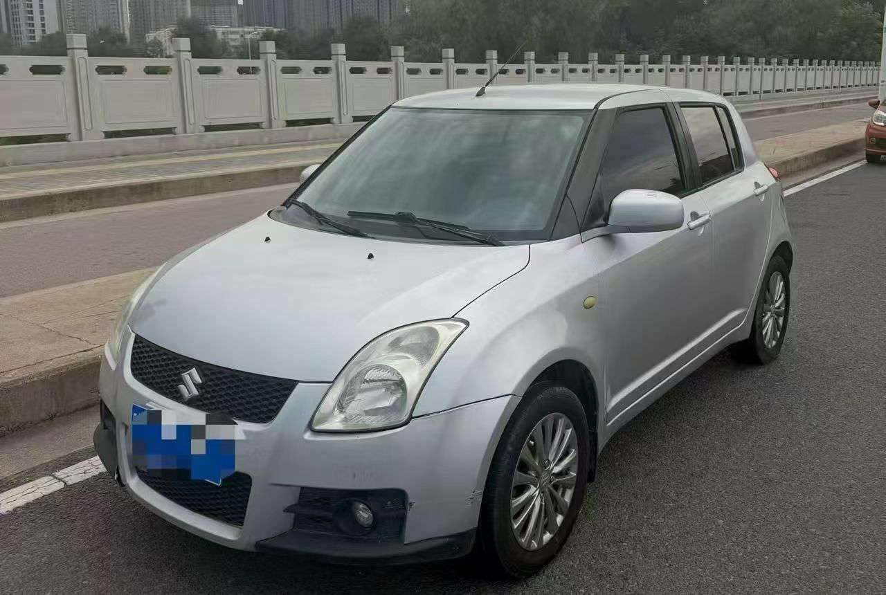 Suzuki Swift 2012 1.3L Mini Off-Road 2