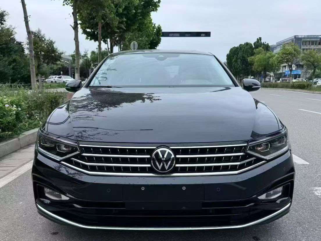 Volkswagen Magotan 2.0T 330 Luxury