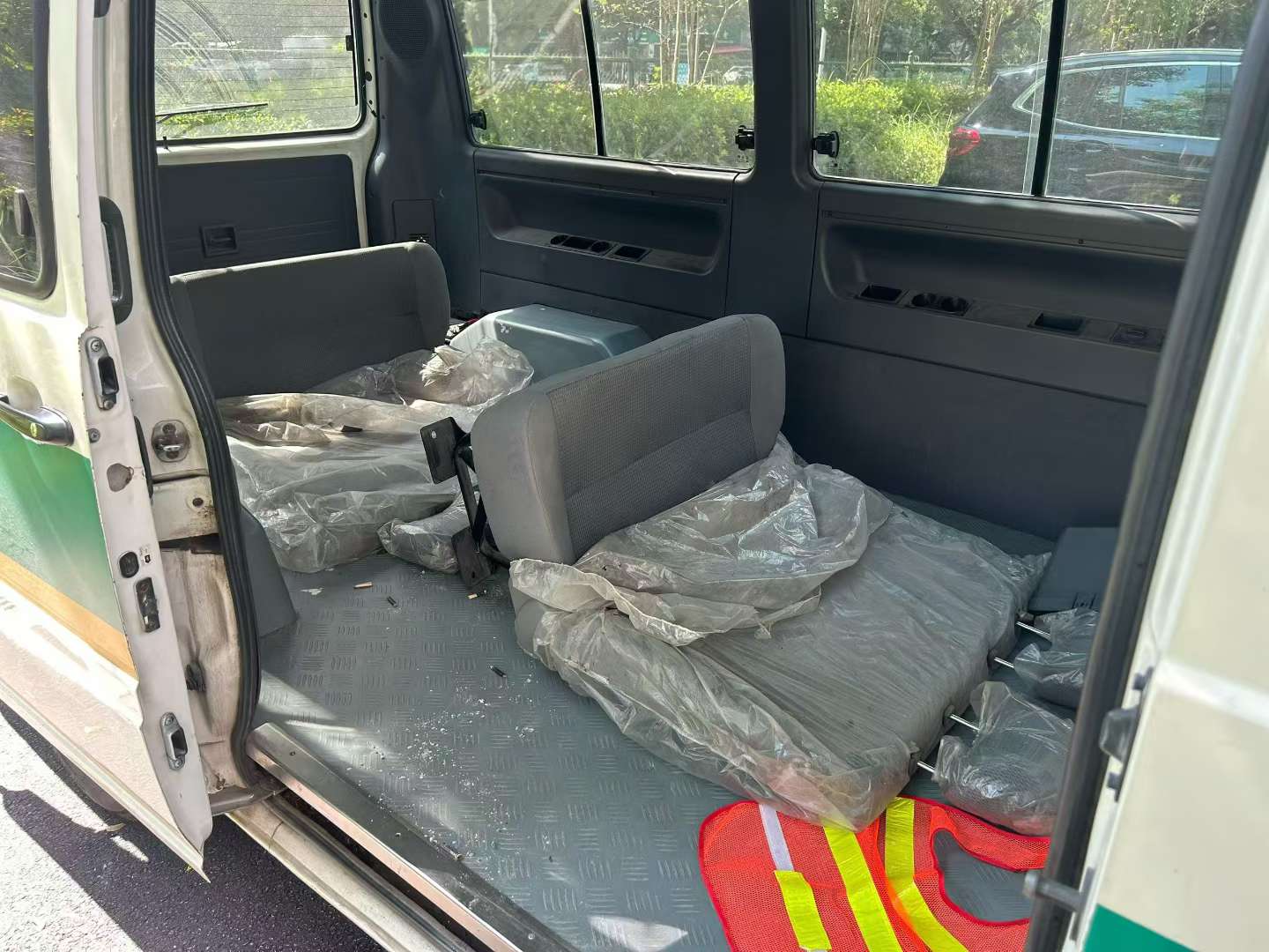 Mercedes-Benz S100 2.3L Gasoline 6 Seats 5
