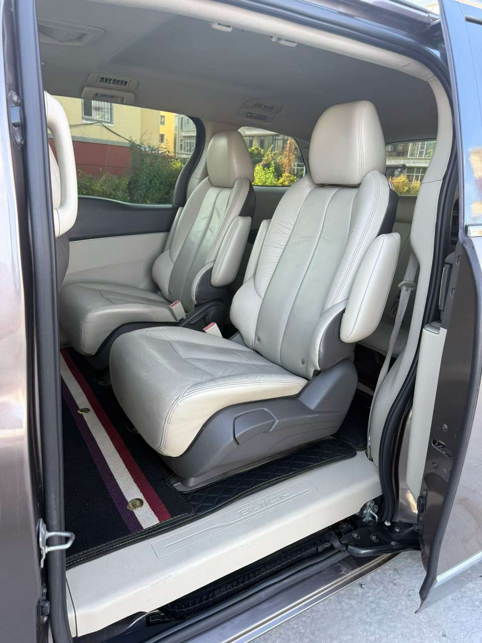 Buick GL8 2012 2.4 High Spec 7