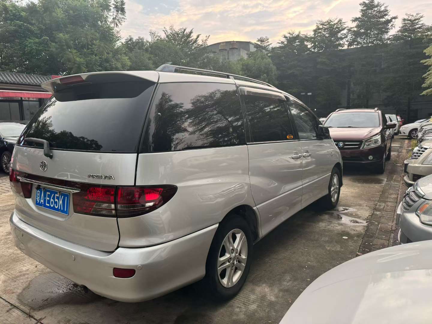 Toyota Previa 4