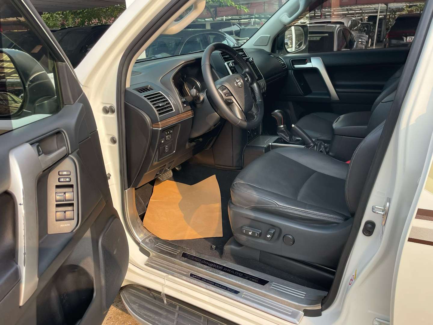 Toyota Prado 3.5L TXL 2