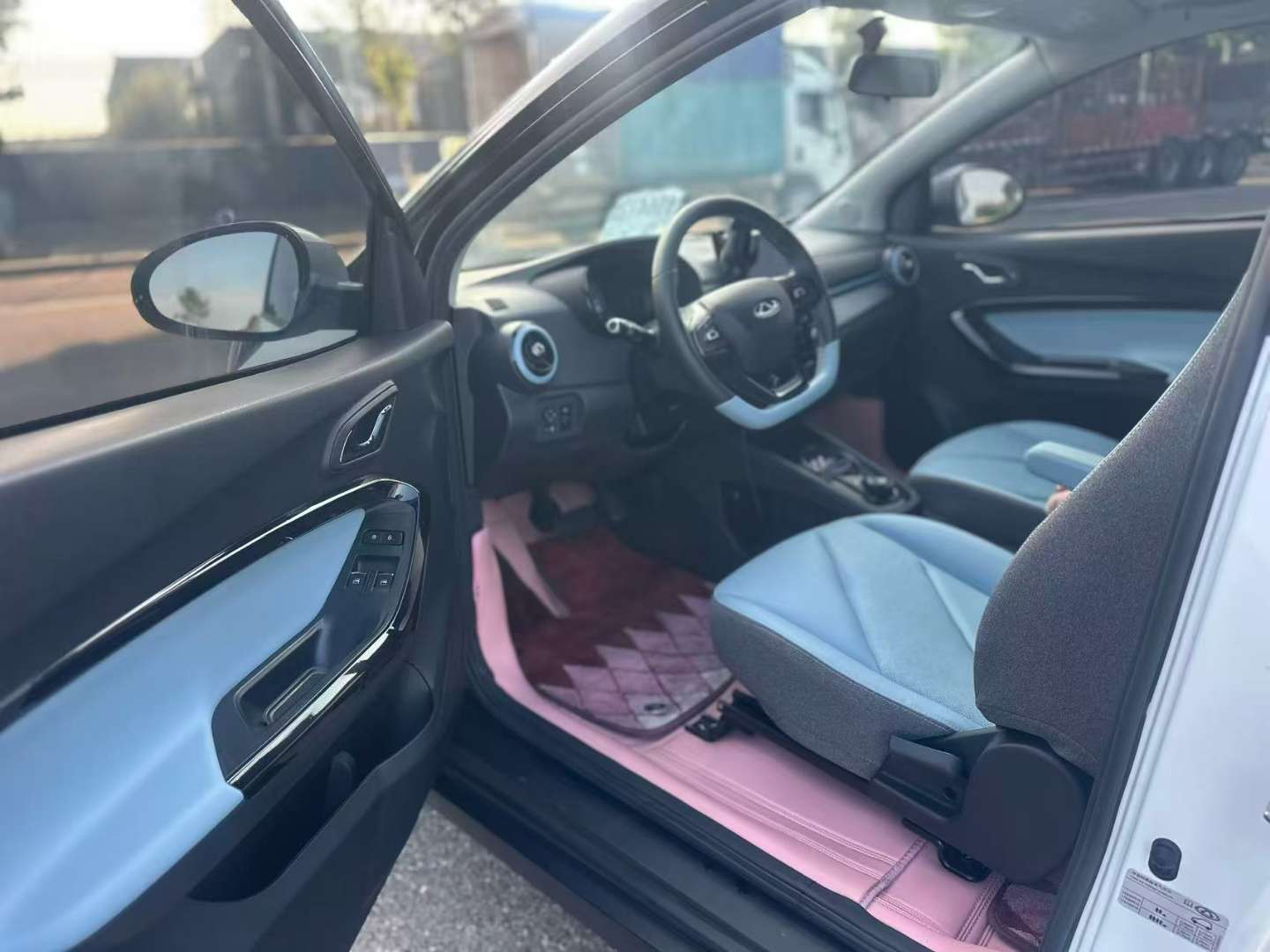 Chery QQ Ice Cream 2024 251km Range 4