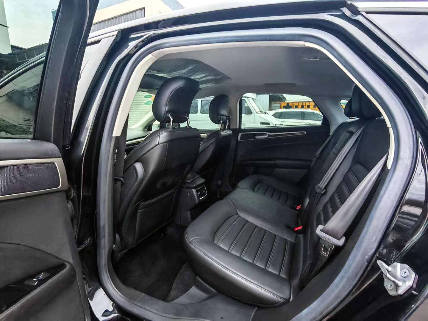 Ford Mondeo 2014 2.0L Automatic 200 Luxury 8