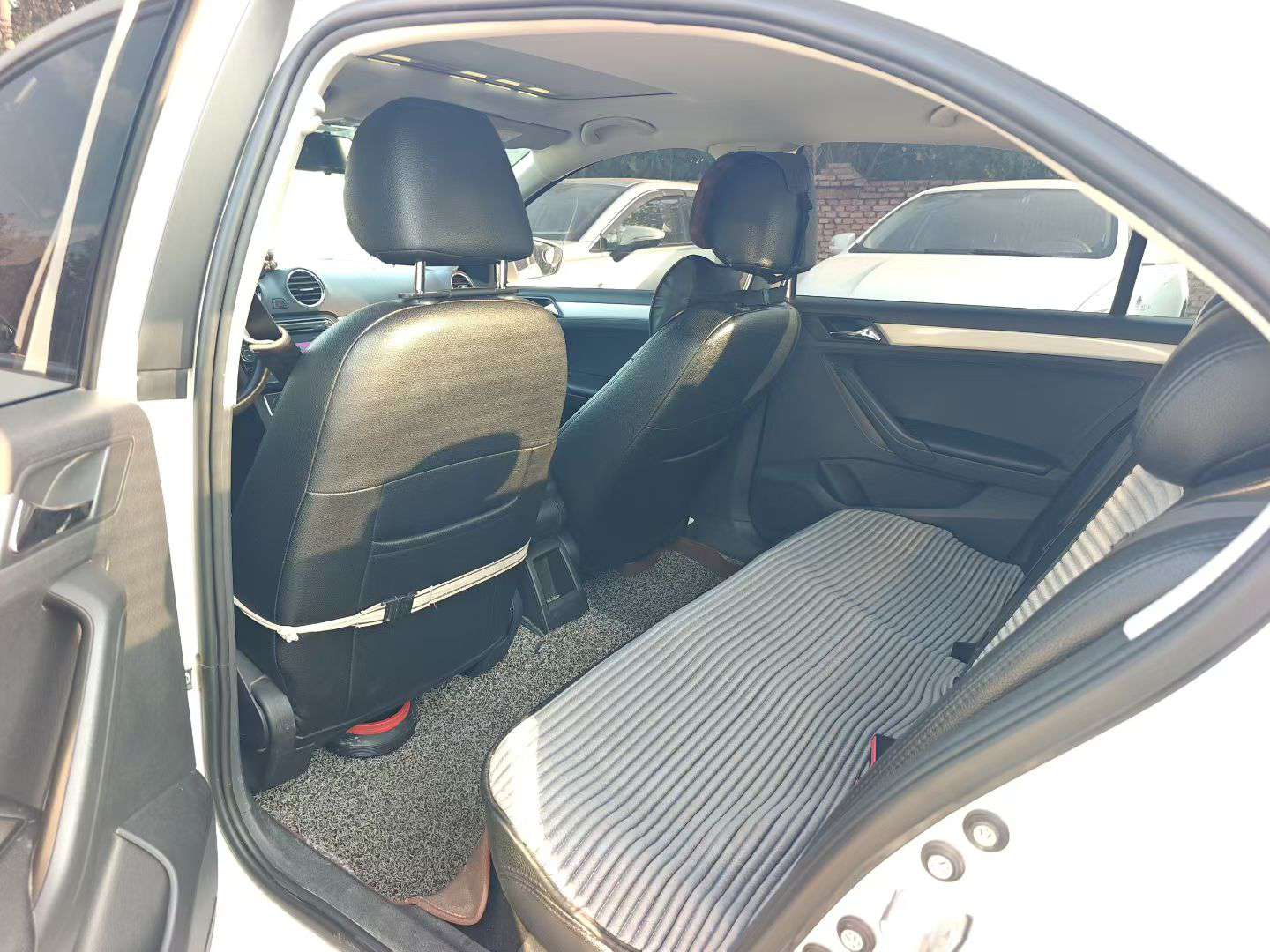 Volkswagen Jetta 1.6L Manual Comfort Edition 6