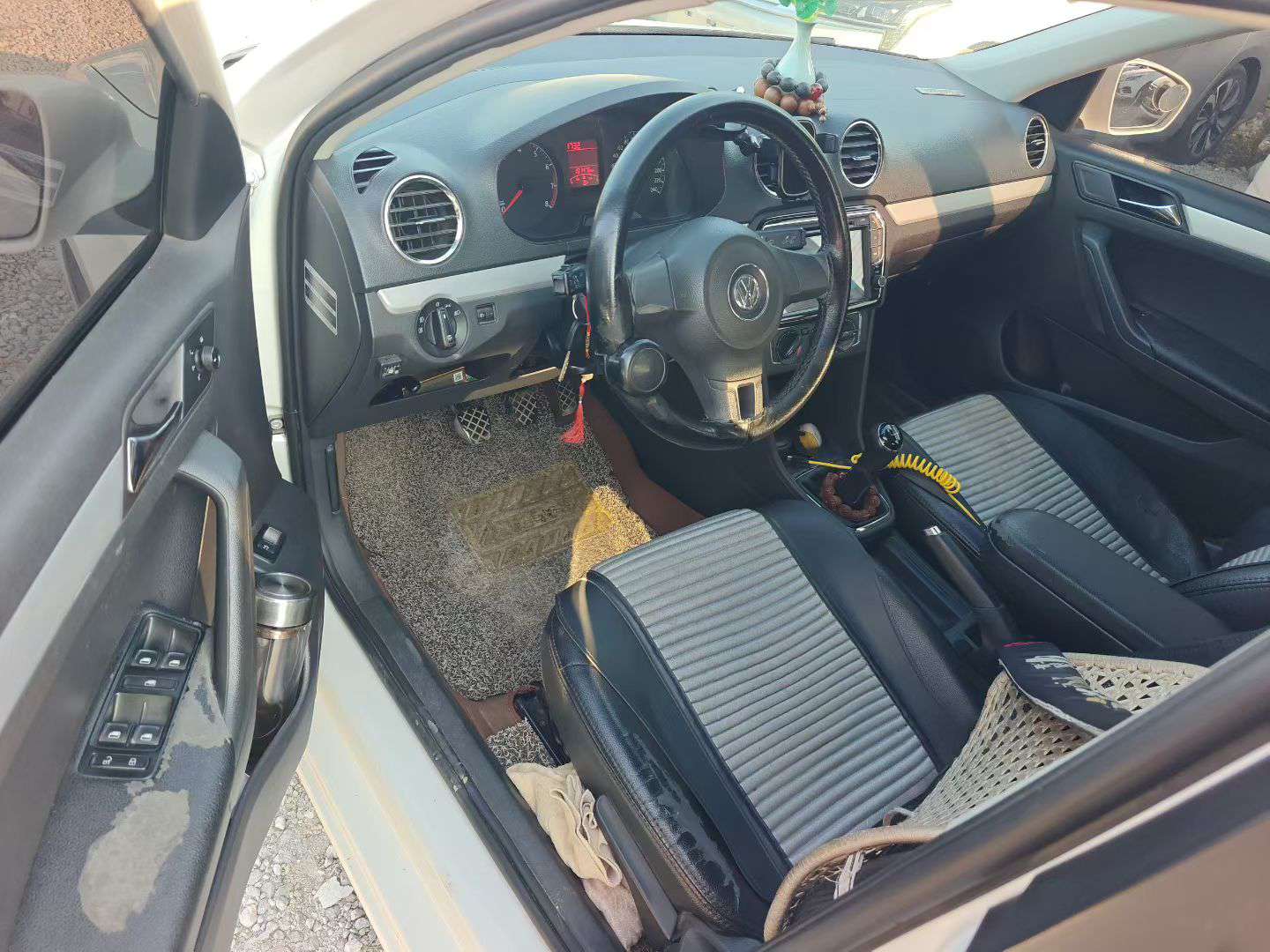 Volkswagen Jetta 1.6L Manual Comfort Edition 4