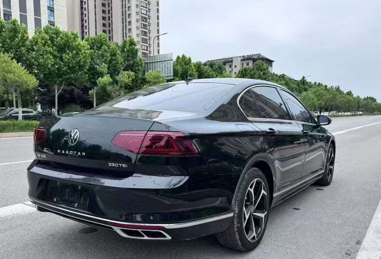 Volkswagen Magotan 2.0T 330 Luxury 9