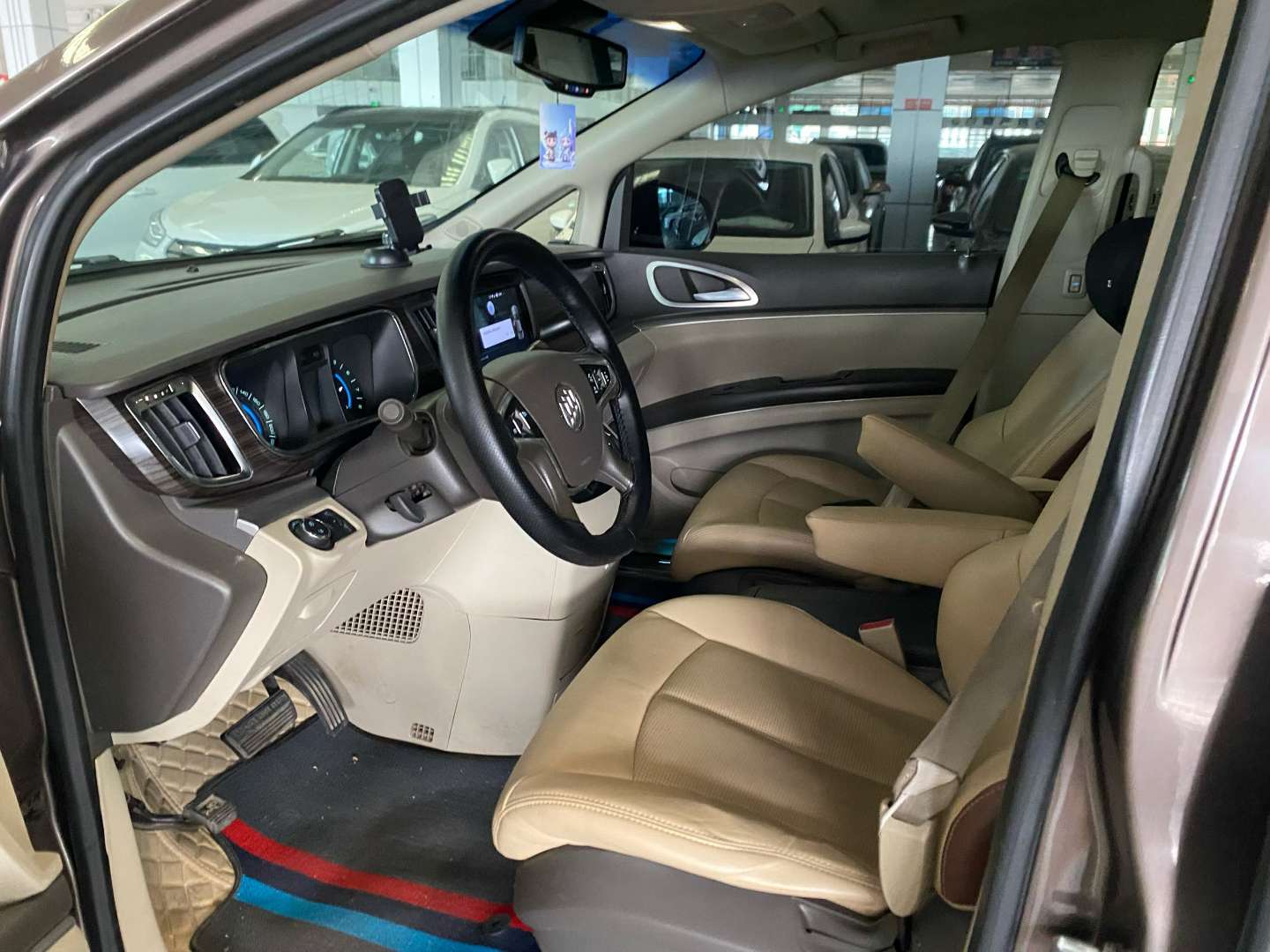 Buick GL8 3999 Flagship 4