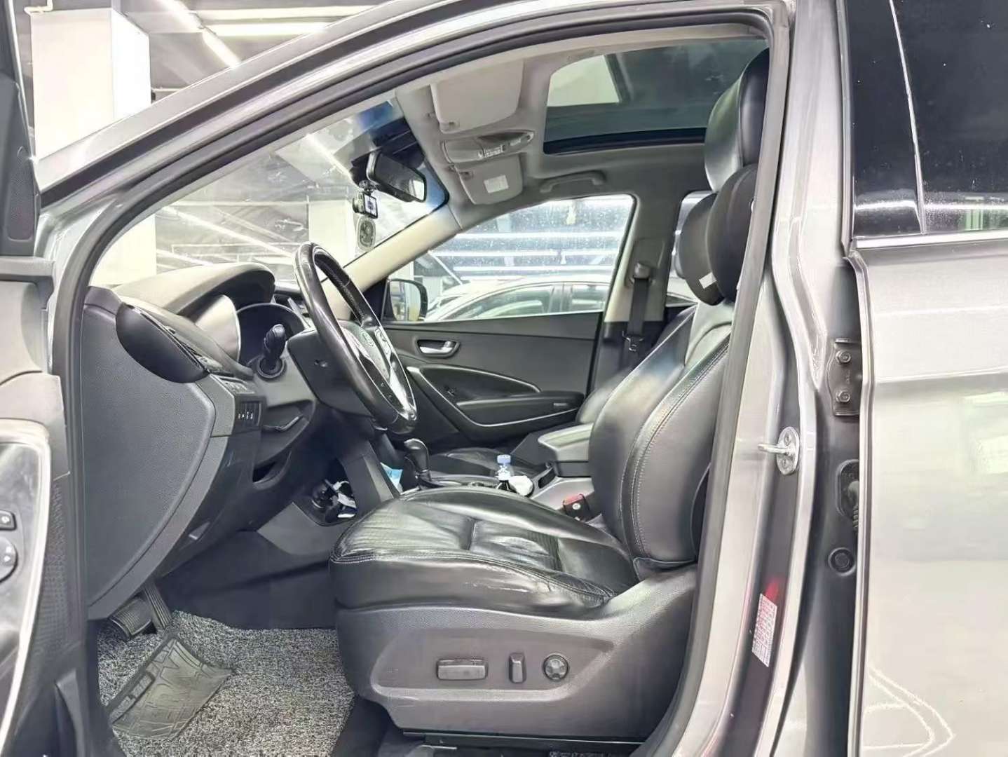 Hyundai Santa Fe 2013 New Santa Fe 3.0 7-Seater 4WD Premium Edition 6
