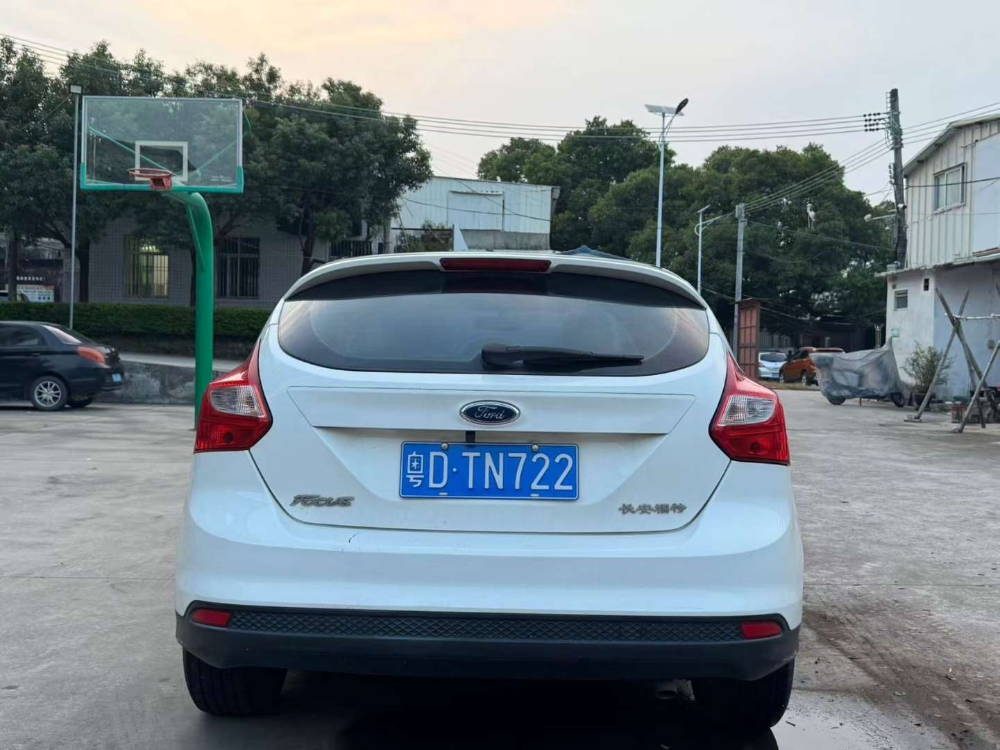 Ford Focus Focus Hatchback 1.6L Automatic No Sunroof 3