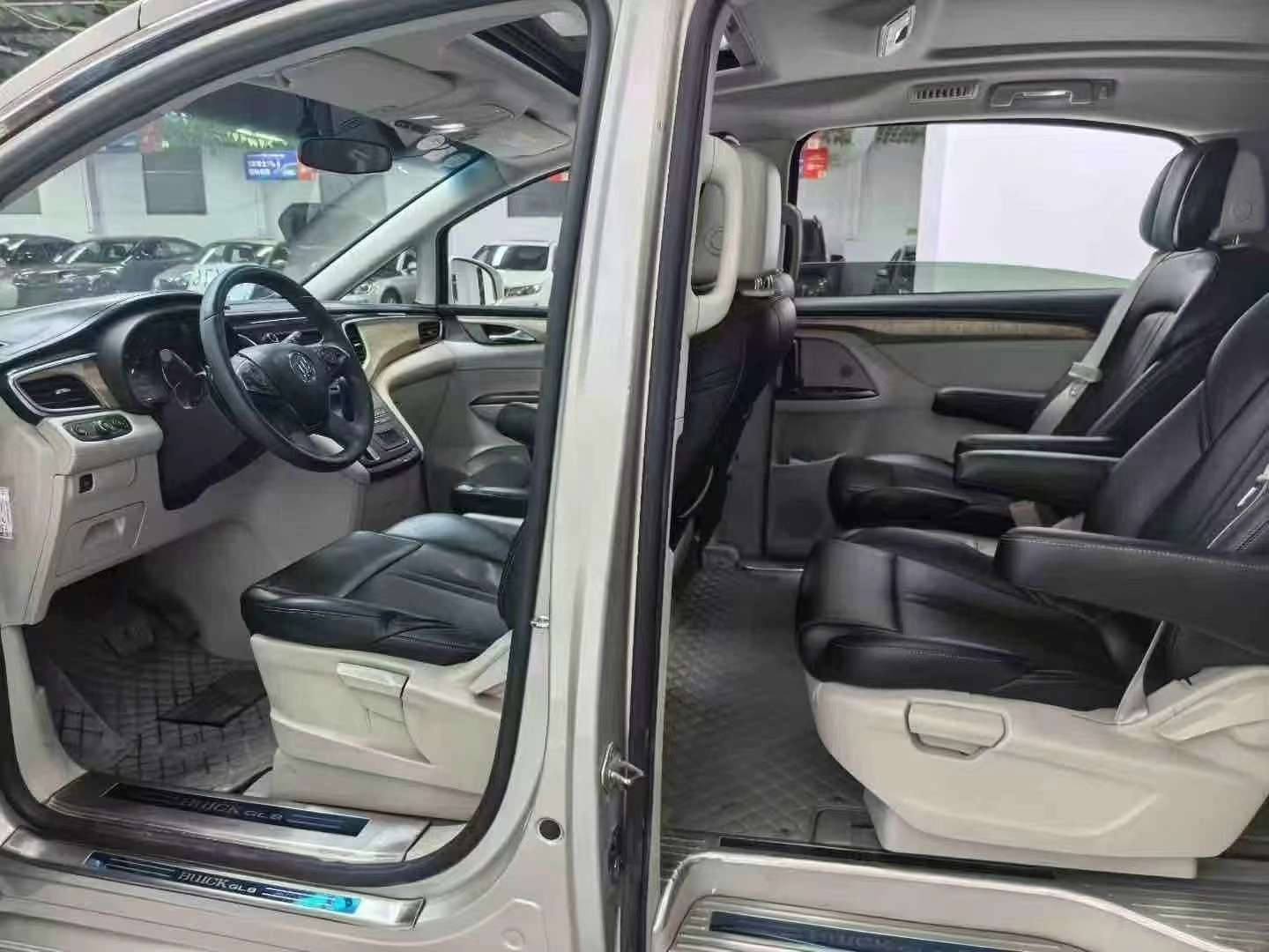 Buick GL8 ES Lu Zun 7