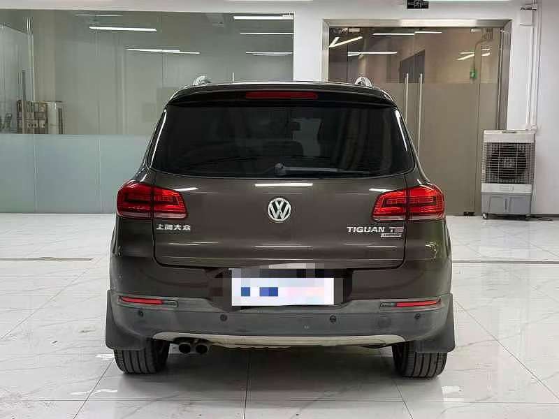Volkswagen Tiguan 2015 1.8TSI Automatic AWD Luxury Edition 4