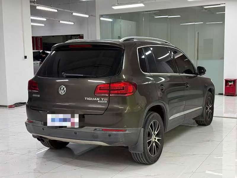 Volkswagen Tiguan 2015 1.8TSI Automatic AWD Luxury Edition 3