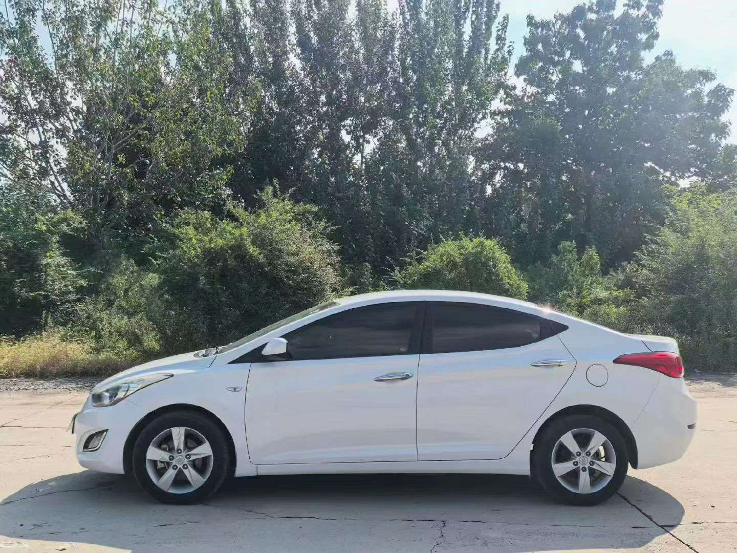 Hyundai Elantra 1.6L Automatic 6