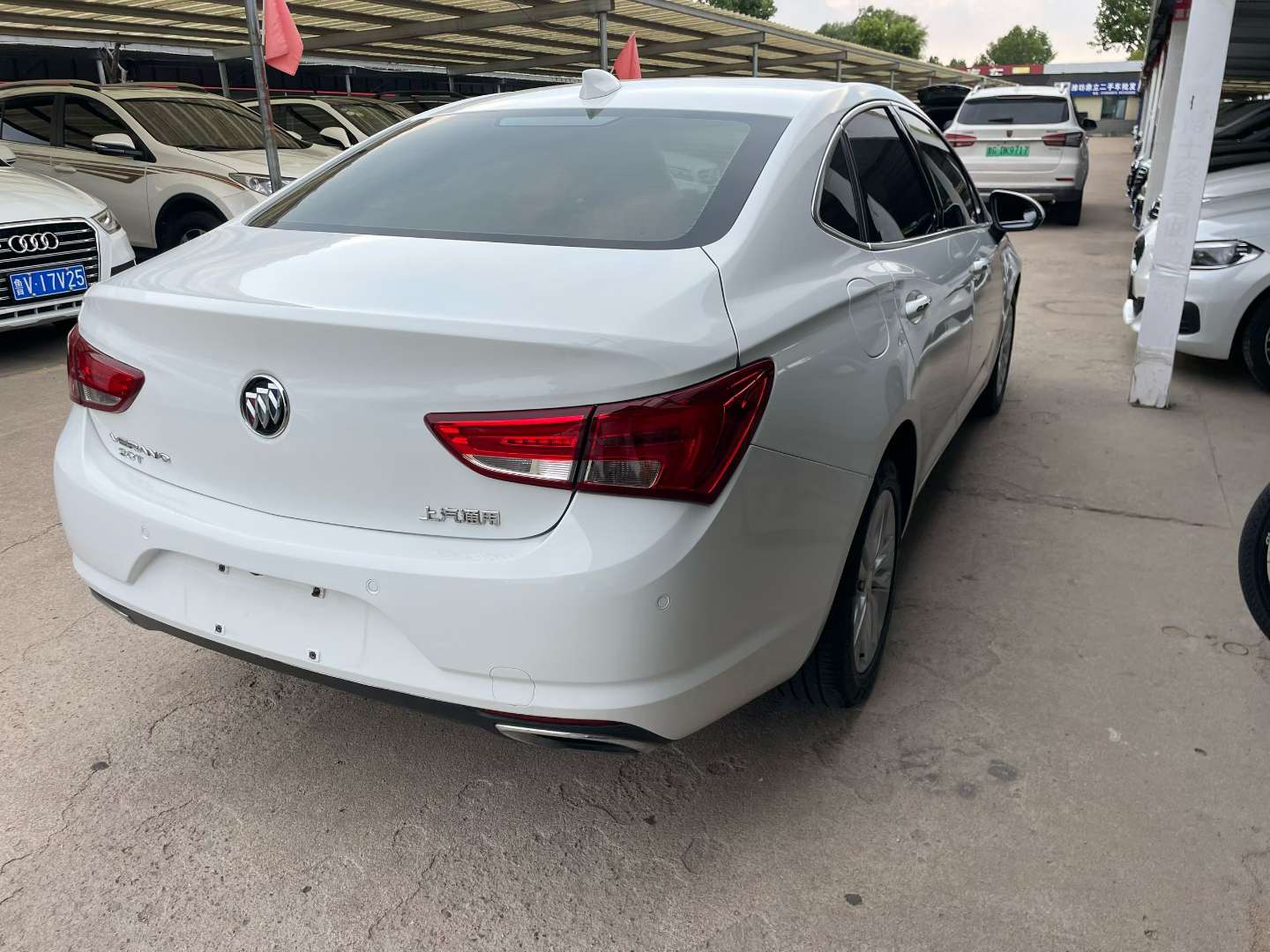 Buick Verano 1.5T Automatic Elite Edition 6