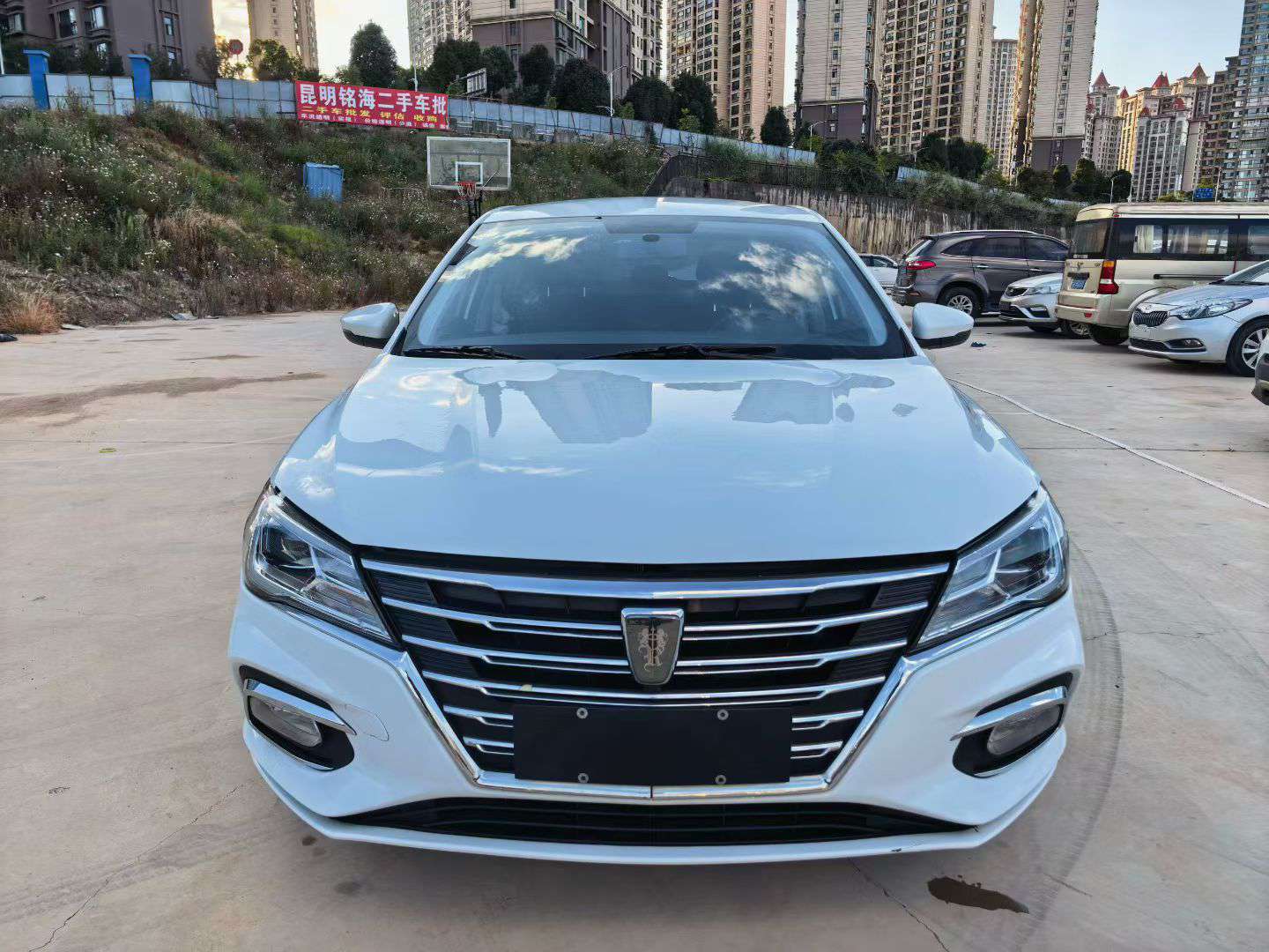 Roewe i5