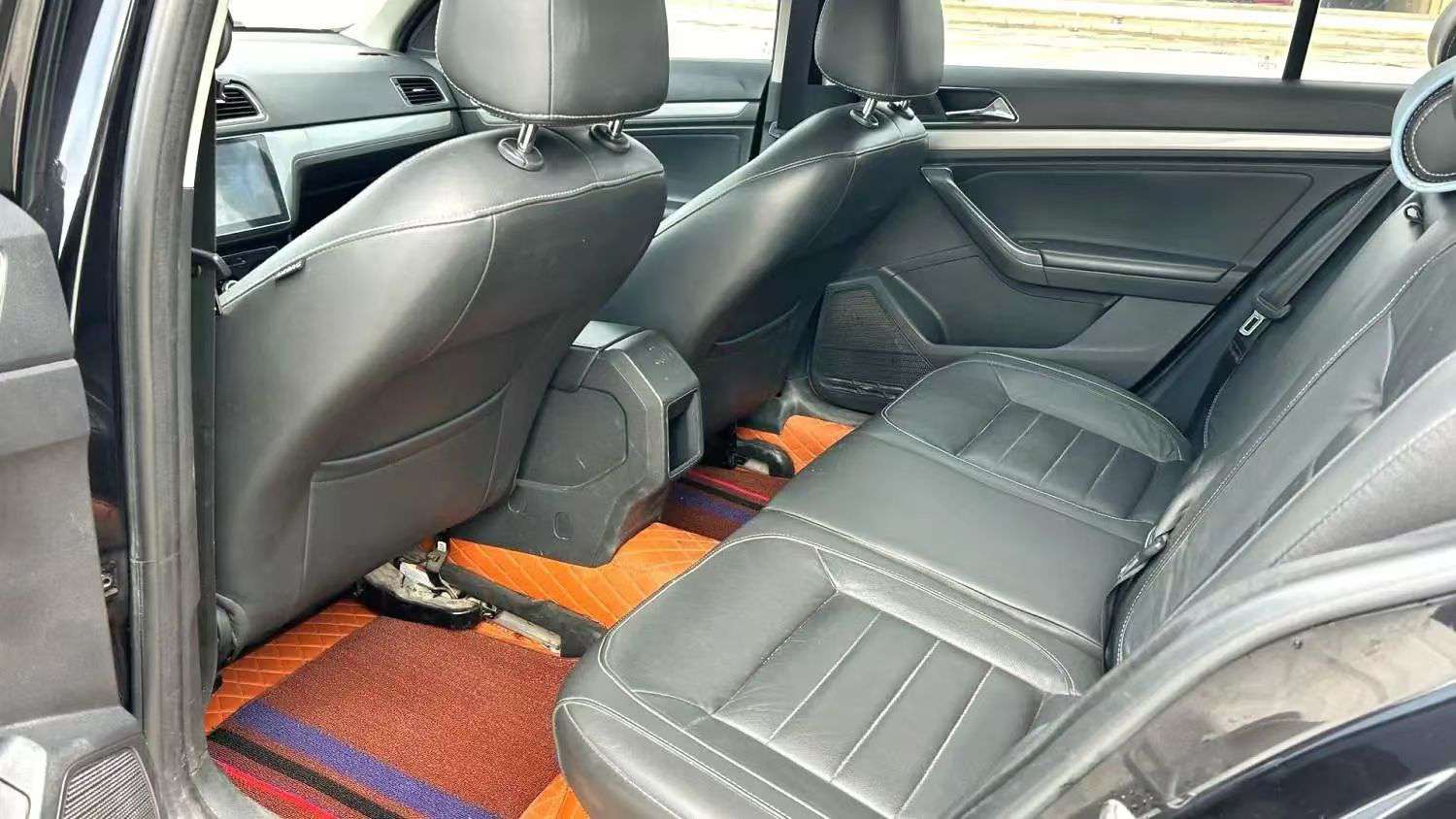 Volkswagen Lavida 1.6L Manual High Trim with Sunroof 6