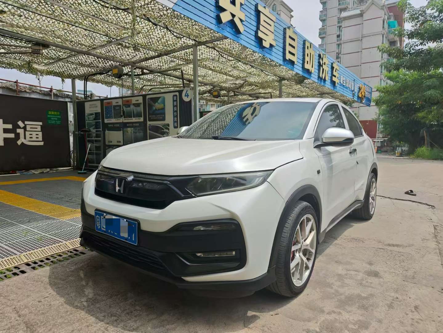 Honda XR-V 220TURBO 1.5T CVT Luxury Edition 2